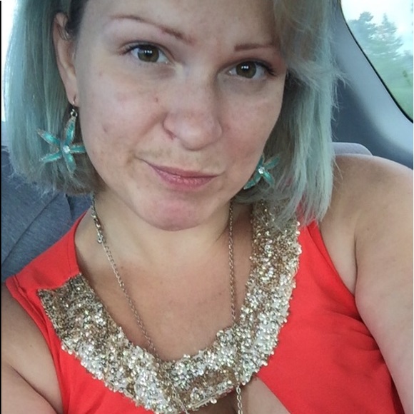 MEET YOUR POSHER, Krystal! NFS - Picture 8 of 8